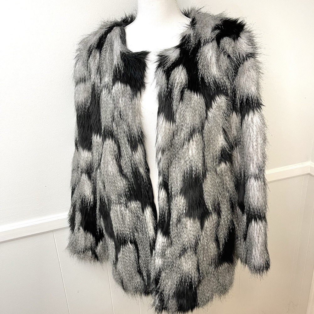 Forever 21 NWT Faux Fur Coat Black Grey Size Medium